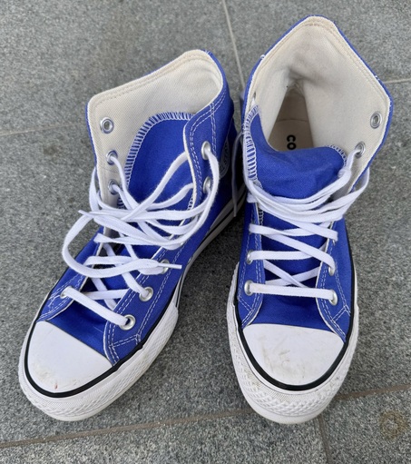 eMoo Online | Classifieds | For Sale | Mid-Blue Converse leisure shoes