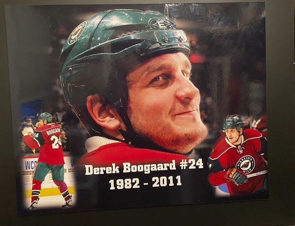 Hundreds turn out for Derek Boogaard funeral - The Globe and Mail